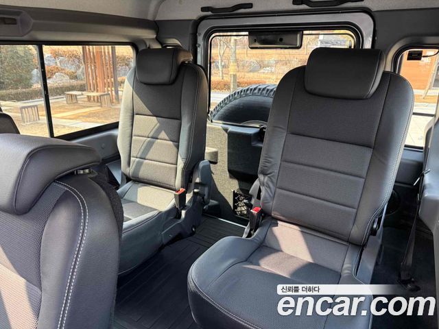 Land Rover Defender 2012 — photo 16