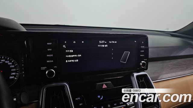 Kia Sorento 2023 — photo 17
