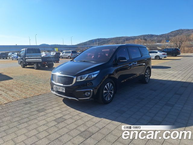 Kia Canival 2018 — photo 3