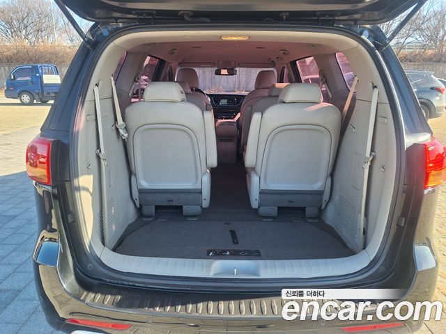 Kia Canival 2018 — photo 13