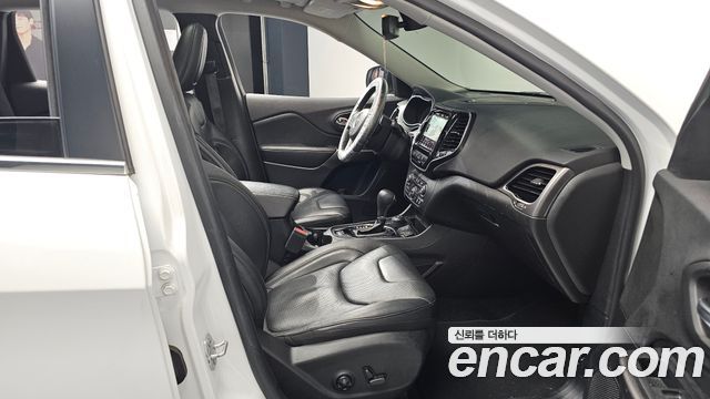 Jeep Cherokee 2020 — photo 11