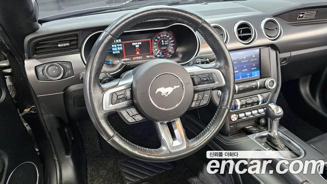 Ford Mustang 2020 — photo 13
