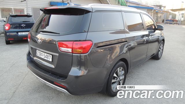 Kia Canival 2018 — photo 4