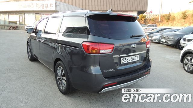 Kia Canival 2018 — photo 6