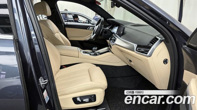 BMW X6 2021 — photo 11
