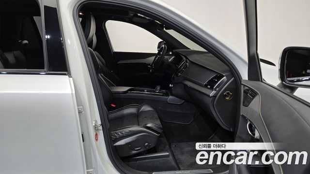Volvo XC90 2021 — photo 11