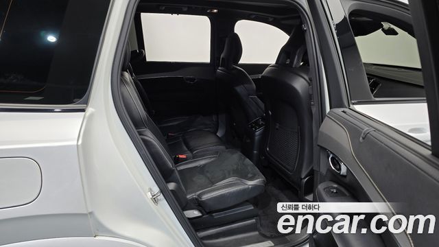 Volvo XC90 2021 — photo 12