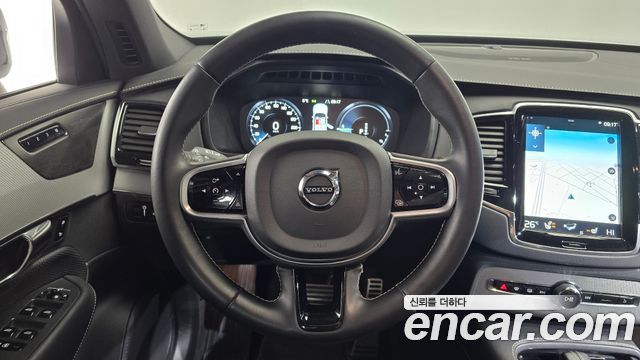 Volvo XC90 2021 — photo 13