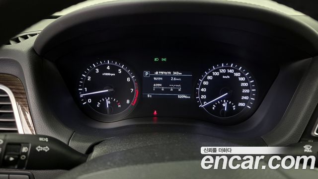 Genesis G80 2017 — photo 8