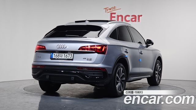 Audi Q5 2022 — photo 2