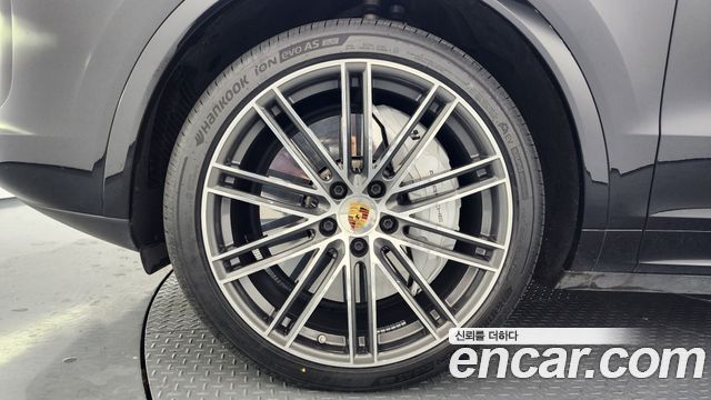Porsche Cayenne 2020 — photo 5