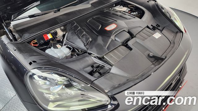 Porsche Cayenne 2020 — photo 6
