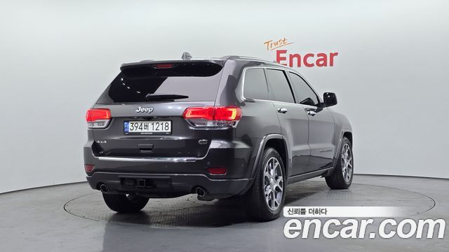 Jeep Cherokee 2021 — photo 2