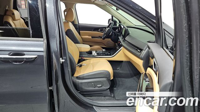 Kia Canival 2022 — photo 11