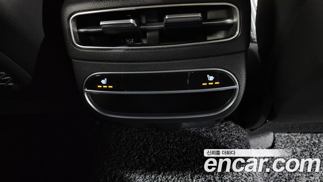 Genesis GV70 2021 — photo 18