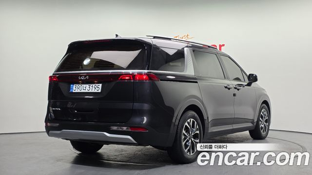 Kia Canival 2022 — photo 2