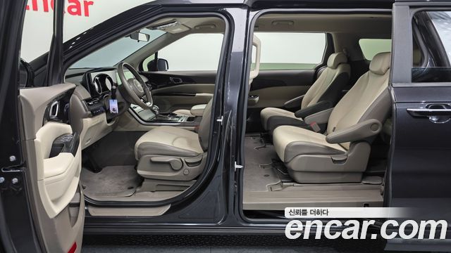 Kia Canival 2022 — photo 16