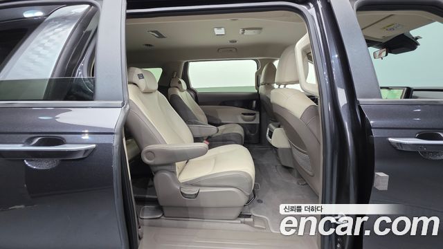 Kia Canival 2022 — photo 18