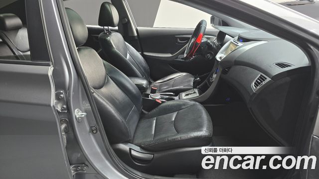 Hyundai AVANTE 2012 — photo 10