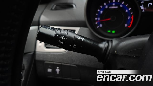 Hyundai AVANTE 2012 — photo 18