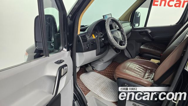 Mercedes-Benz Sprinter 2012 — photo 11