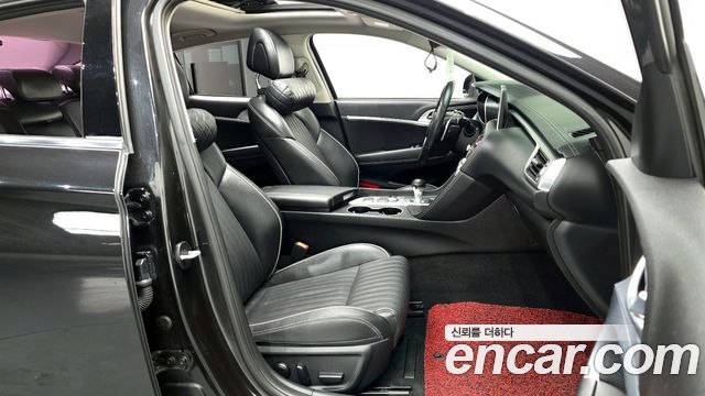 Genesis G70 2018 — photo 11