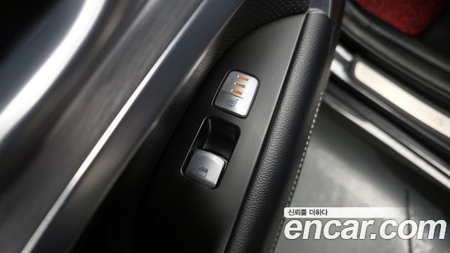 Genesis G70 2018 — photo 18