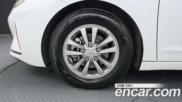 Hyundai AVANTE 2020 — photo 5