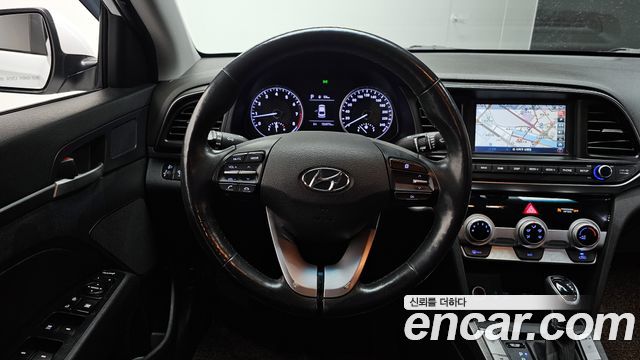 Hyundai AVANTE 2020 — photo 13