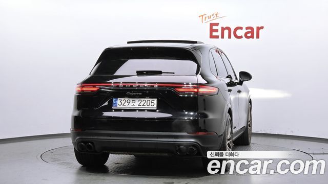 Porsche Cayenne 2023 — photo 4