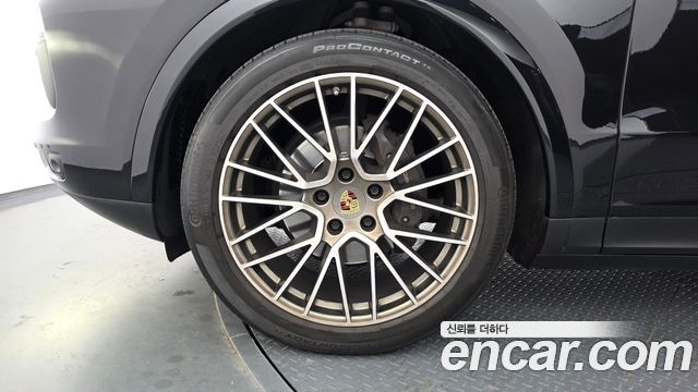 Porsche Cayenne 2023 — photo 5