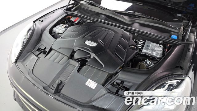 Porsche Cayenne 2023 — photo 6