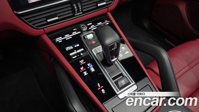 Porsche Cayenne 2023 — photo 9