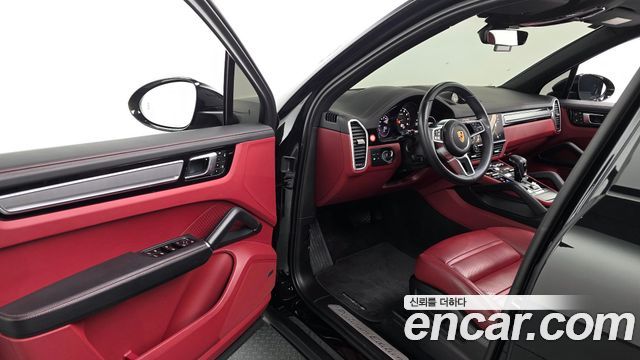 Porsche Cayenne 2023 — photo 11