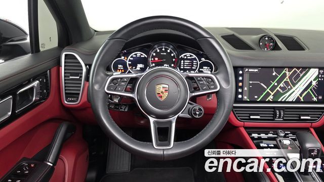 Porsche Cayenne 2023 — photo 13