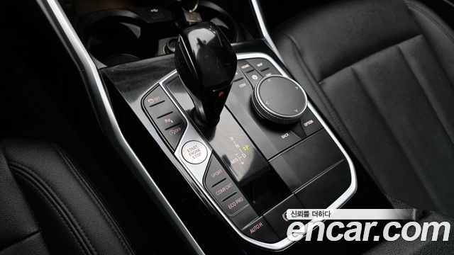 BMW 3-Series 2020 — photo 9
