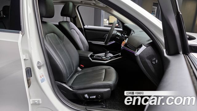 BMW 3-Series 2020 — photo 11