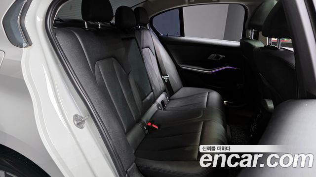 BMW 3-Series 2020 — photo 12