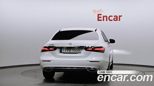 Mercedes-Benz E-Class 2021 — photo 4