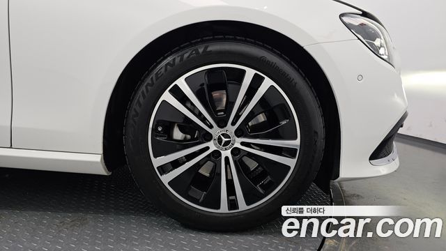 Mercedes-Benz E-Class 2021 — photo 5