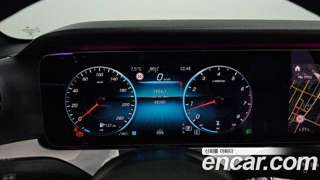 Mercedes-Benz E-Class 2021 — photo 8