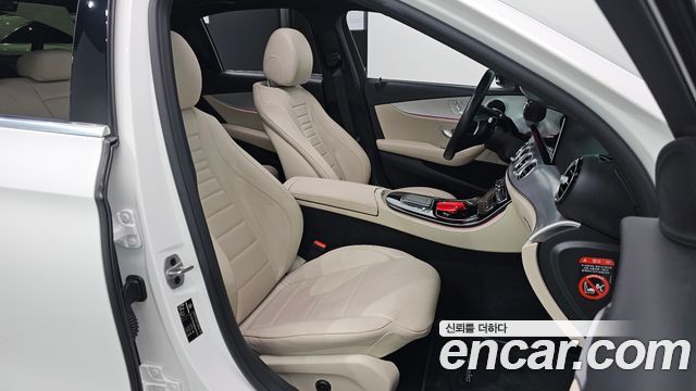 Mercedes-Benz E-Class 2021 — photo 10