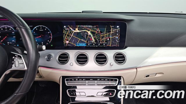 Mercedes-Benz E-Class 2021 — photo 15