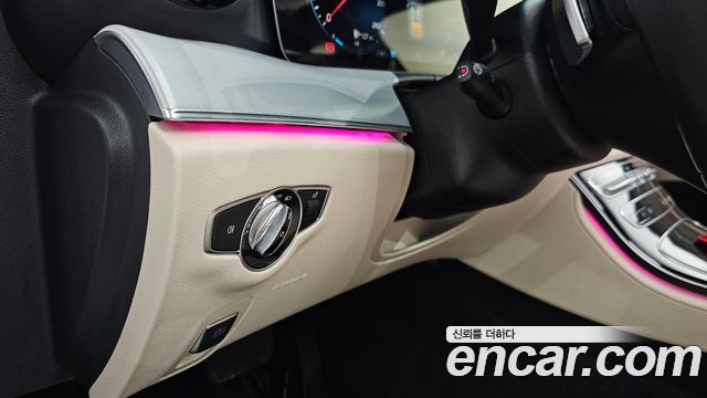 Mercedes-Benz E-Class 2021 — photo 16