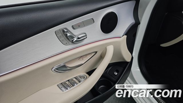 Mercedes-Benz E-Class 2021 — photo 19
