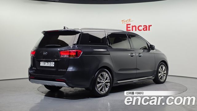 Kia Canival 2016 — photo 2
