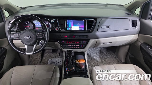 Kia Canival 2016 — photo 7