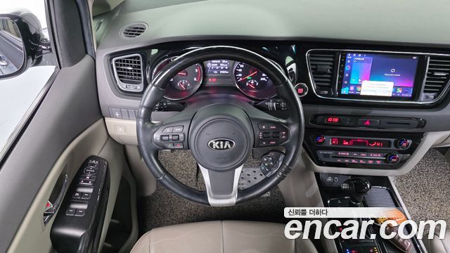 Kia Canival 2016 — photo 13