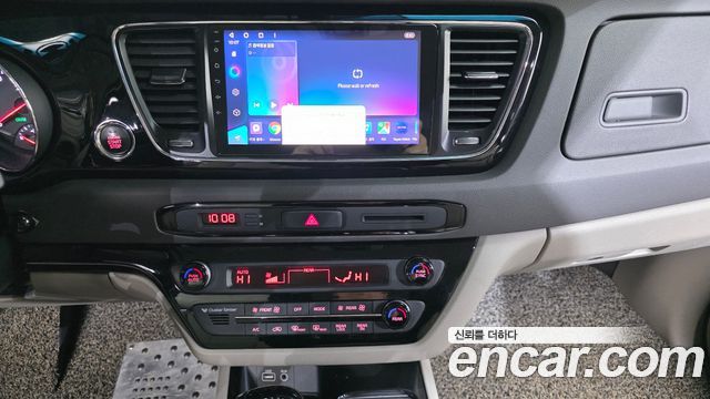 Kia Canival 2016 — photo 14