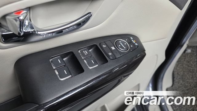 Kia Canival 2016 — photo 17